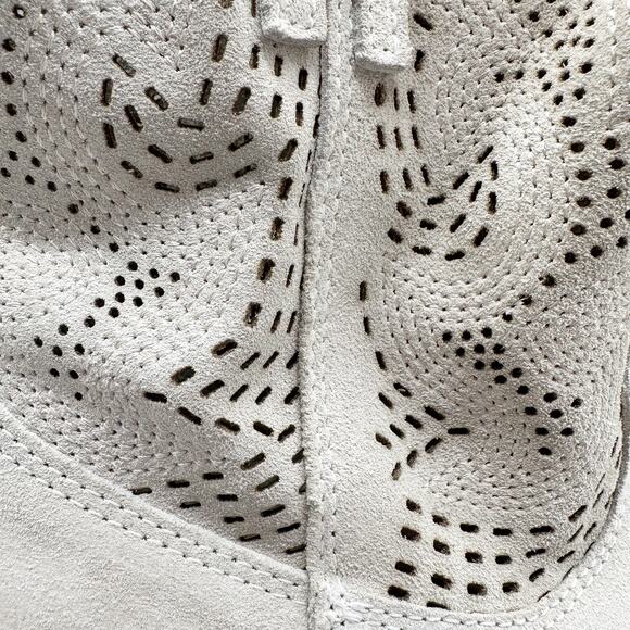 Sundance Snip Toe Suede Western Boho Ankle Boots Ivory 2" Heel Size 37 - Picture 7 of 10